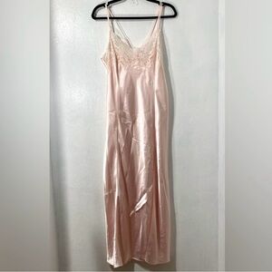 Vtg Victoria’s Secret-Pink satin maxi negligee with cream lace.Size Large